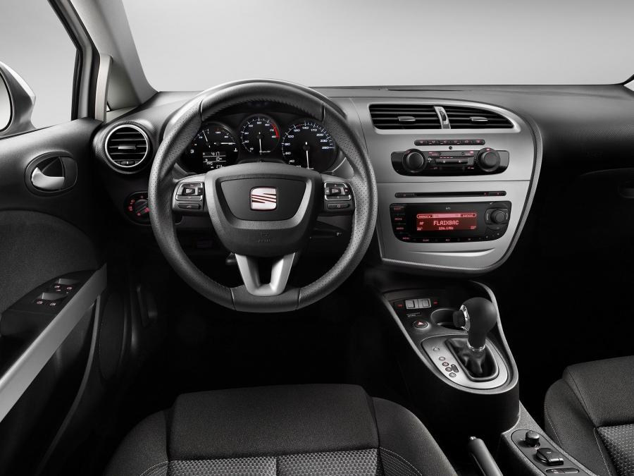  Seat Leon 2009 года  (фото 77 из 104)